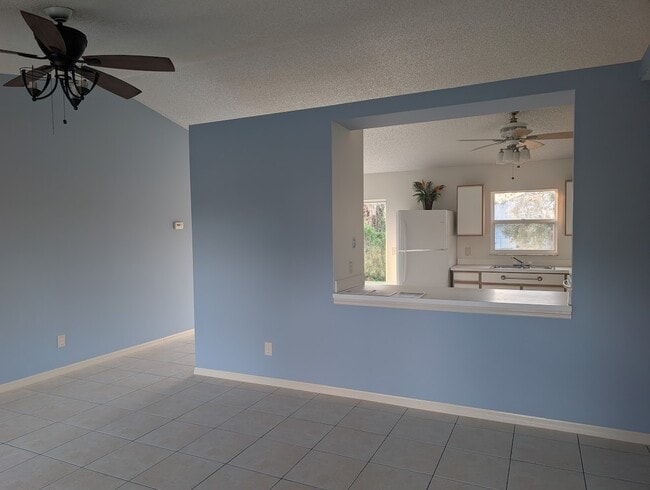 Building Photo - 392 Del Monte Rd