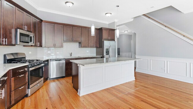 Foto del edificio - 520 N Western Ave