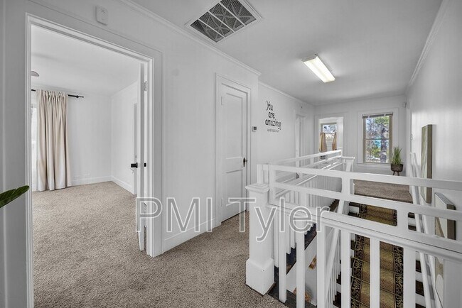 Foto del edificio - 210 E Dobbs St