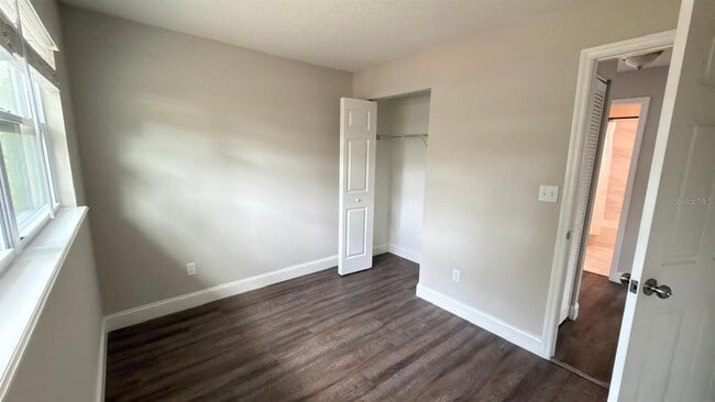 Foto del edificio - 4226 Kelly Miller Ct