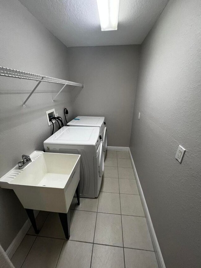 Foto del edificio - 3456 NW 99th Way