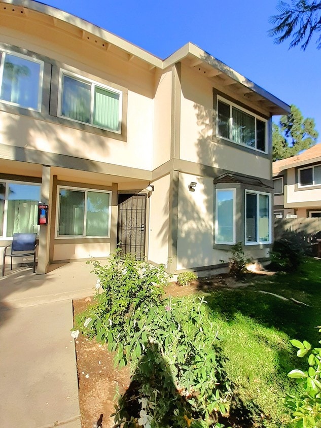 8325 Penfield Ave, Los Angeles, CA 91306 Condo for Rent in Los