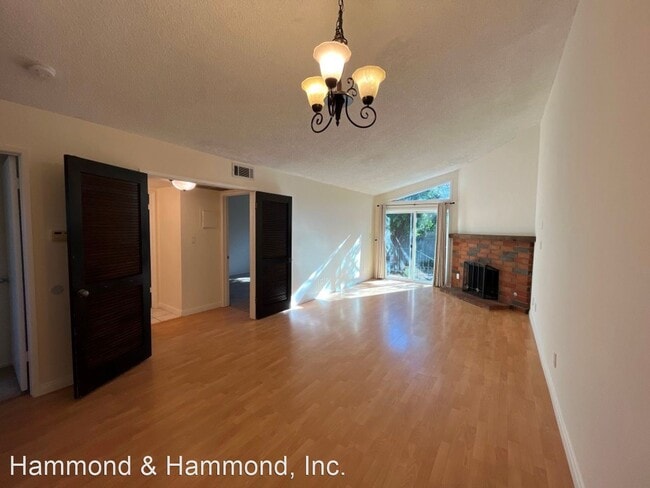 Building Photo - 2 br, 1.5 bath House - 6408 Katherine Rd.,...
