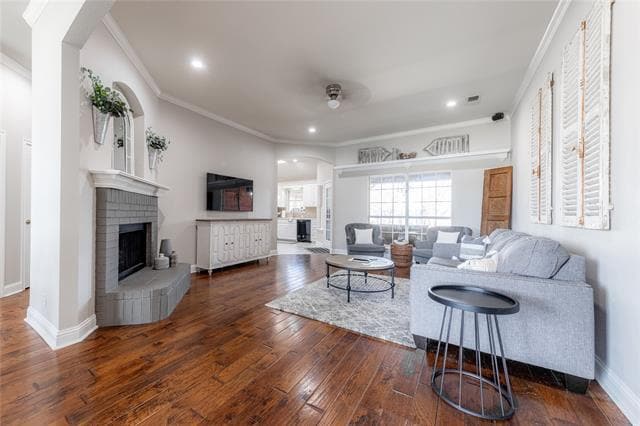 Building Photo - 801 Dickerson Cir