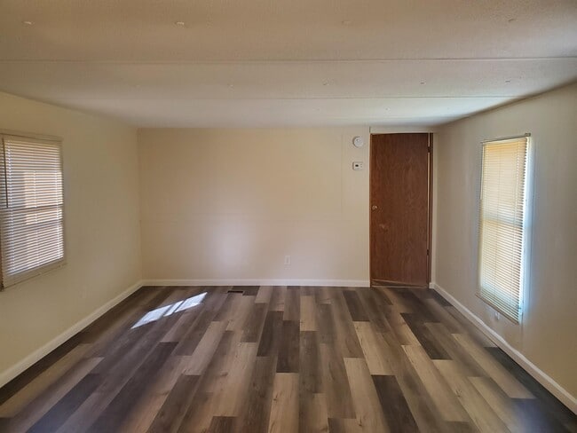 Building Photo - 821 Annie Pearle Ln