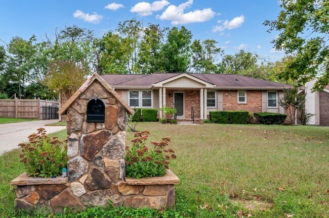 Building Photo - 7453 Harrow Dr