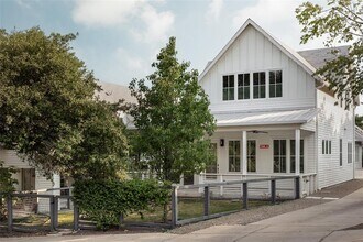 Building Photo - 708 Cardinal Ln