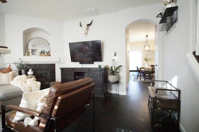 Foto del edificio - 12775 Jasmine Ct