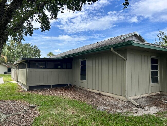 Foto del edificio - 4114 NW Cinnamon Tree Cir