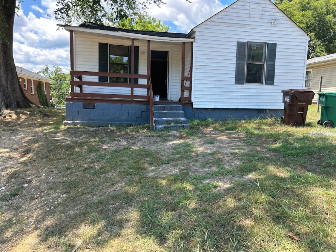 Primary Photo - 2 Bedroom 1 Bath Home Available in High Po...
