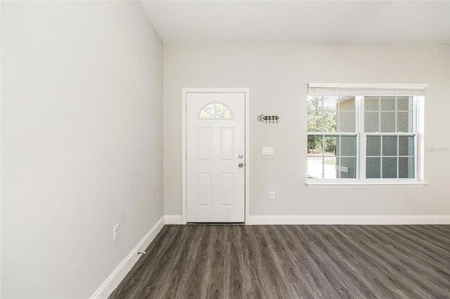 Foto del edificio - 5998 SW 154th Street Rd