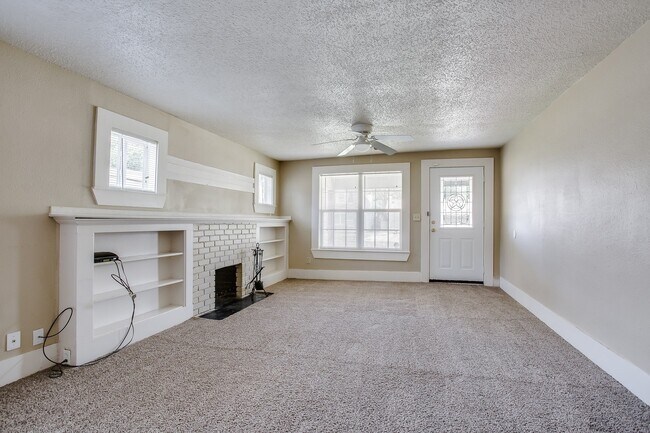 Building Photo - Pre-leasing for July!