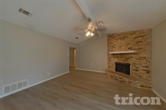 Building Photo - 3029 Meadowmoor St