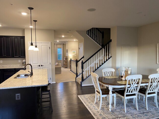 Kitchen and dinning - 5824 Oakdale Vlg Rd