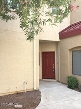 Building Photo - 1015 S Val Vista Dr