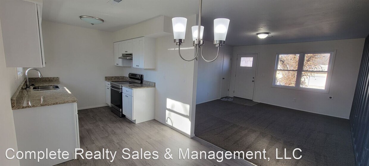 Building Photo - 3 br, 1 bath House - 304 Lura Dr
