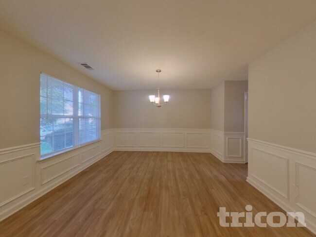 Foto del edificio - 4522 Dalbeth St