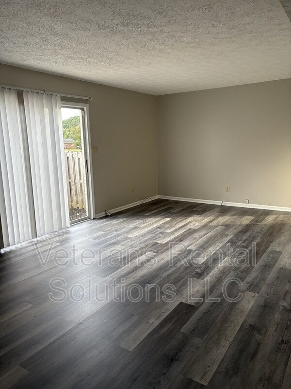 Foto del edificio - 410 Kirkcaldy Ct