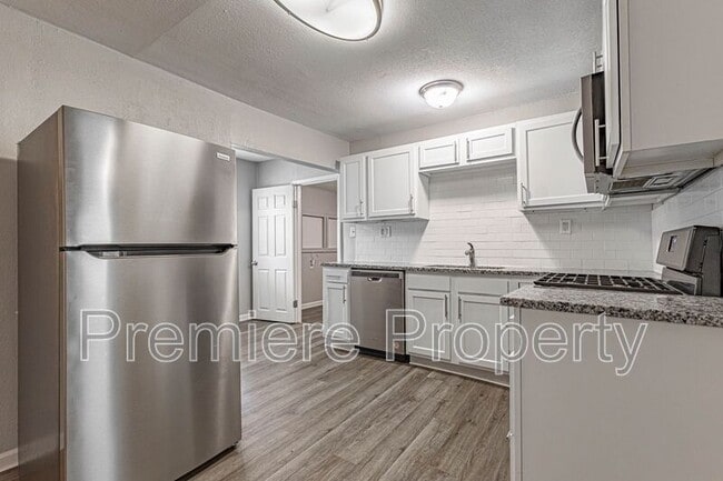 Building Photo - 815 S Grand Ave