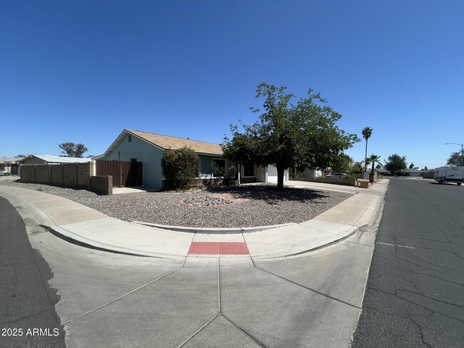 Building Photo - 14017 N 38th Dr