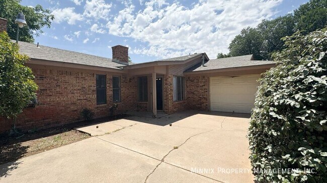 Foto del edificio - 4427 75th Dr