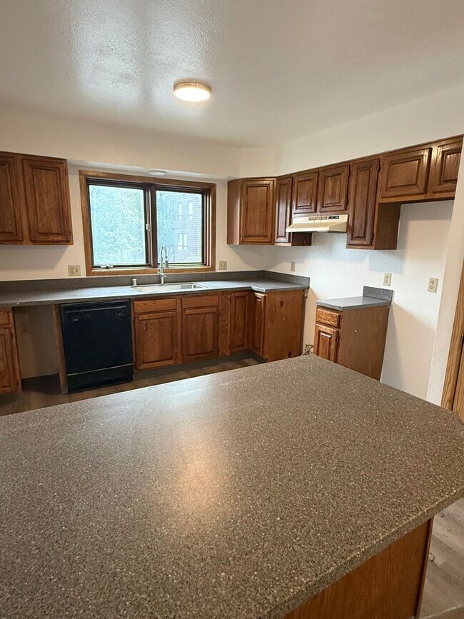 Foto del edificio - West Anchorage | 3BR 2.5BA | Garage | Pets...