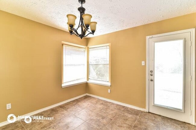 Building Photo - 14815 Oak Pines Dr, Houston, TX 77040