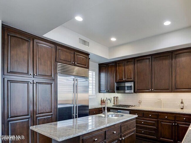 Building Photo - 3 br, 3 bath Condo - 6446 Lunita Rd # 124