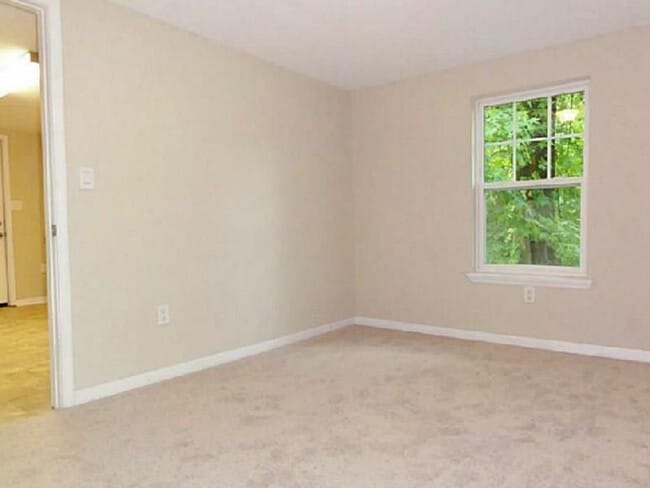 Building Photo - Great 2 Bed 1 Bath in Riverside
