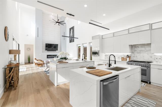 Foto del edificio - 4811 Cowan Ave