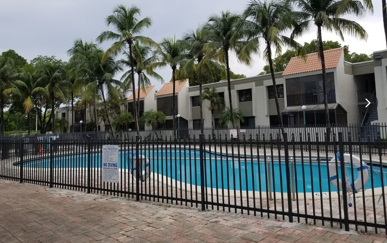 Foto del edificio - 7915 SW 104th St