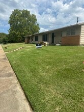 Building Photo - 18 MacArthur Dr