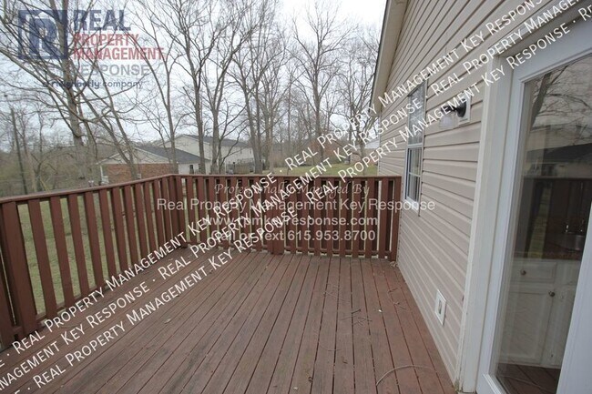 Building Photo - Nice 2 Bedroom single family home only min...