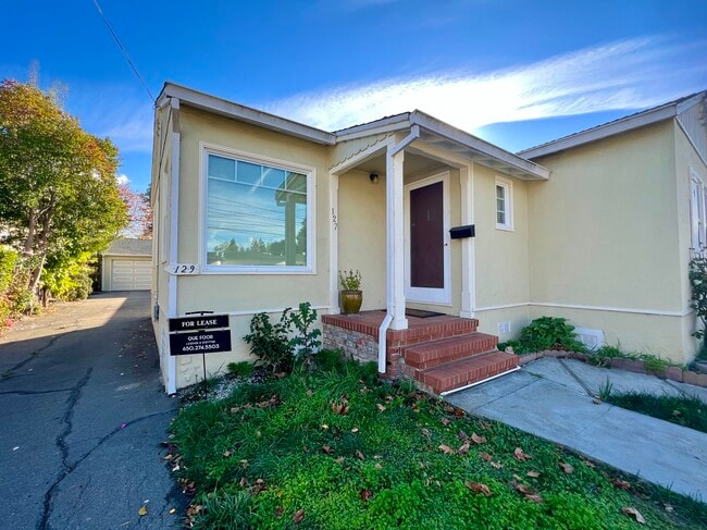 Building Photo - 127 22nd Ave