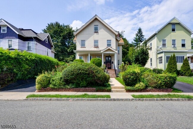 Building Photo - 24 N Willow St