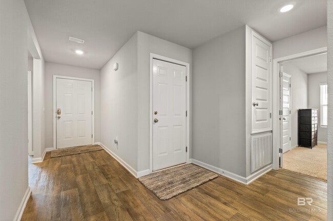 Building Photo - 7496 Brompton Dr