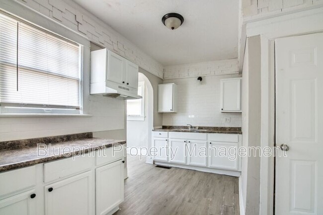 Building Photo - 1304 45th St Ensley