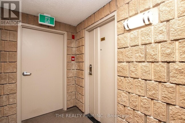 Photo du bâtiment - 600 Grenfell Dr