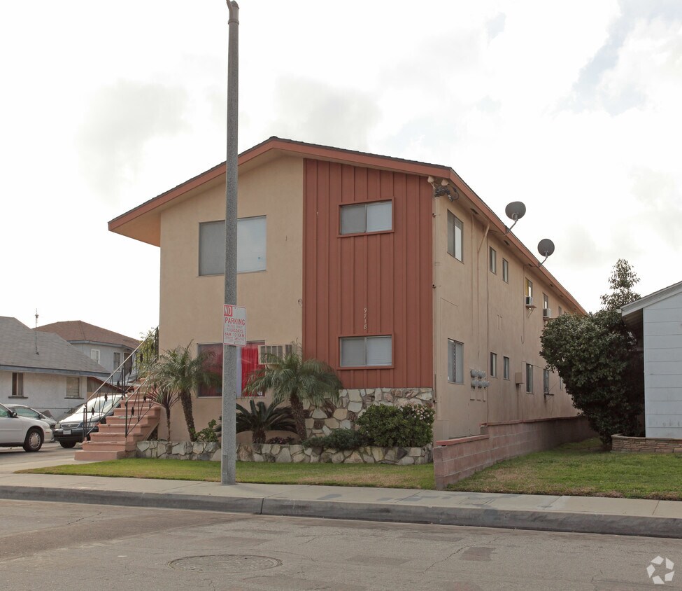 Foto del edificio - 9718 Oak St