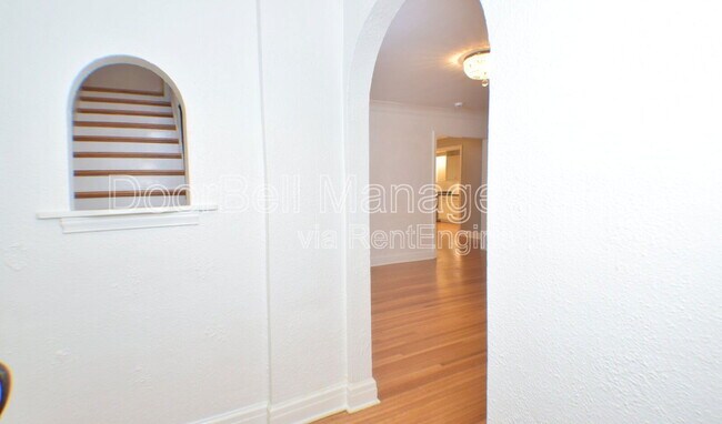 Foto del edificio - 255 E 27th Pl