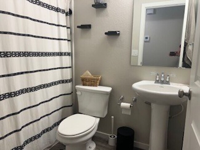 Foto del edificio - For Lease - 1325 Masquerade - Odessa, TX