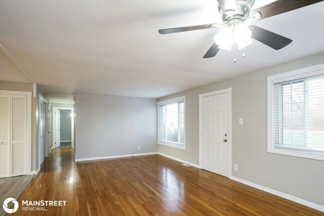 Building Photo - 7030 Pershing Rd, Indianapolis, IN 46268