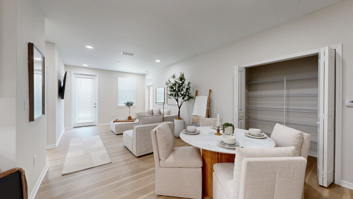 Photo - Everest Largo Apartments