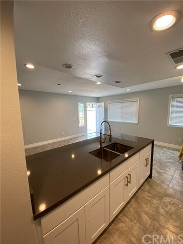 Building Photo - 3457 Rainbow Ln