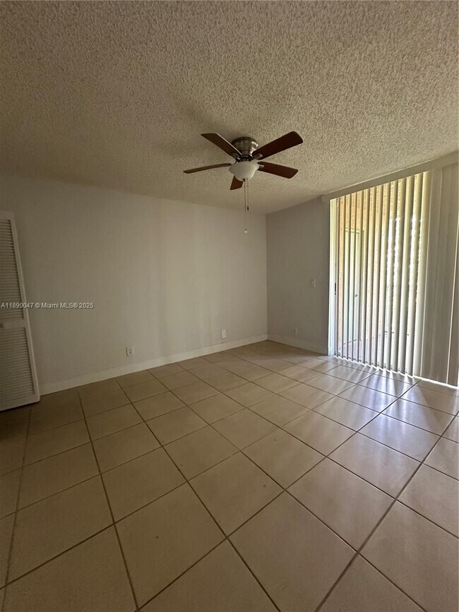 Foto del edificio - 4005 W McNab Rd