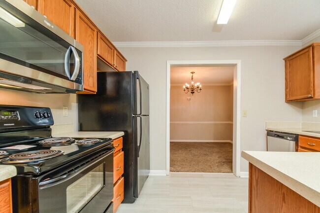 Foto del edificio - 5600 Brookshadow Dr