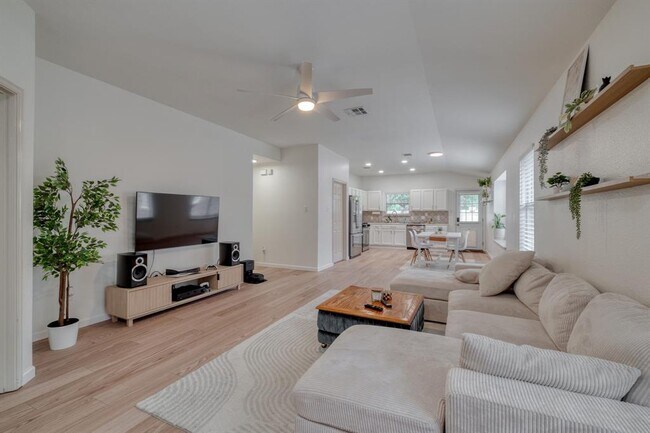 Building Photo - 436 Grey Feather Ct