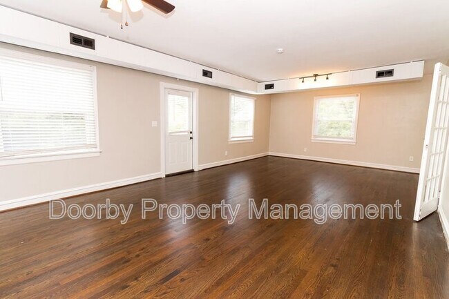 Foto del edificio - 5880 Dayton Blvd
