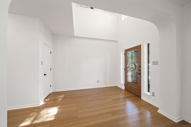 Building Photo - 4 Bedroom/2.5 Bath Peak At Promontory Subd...