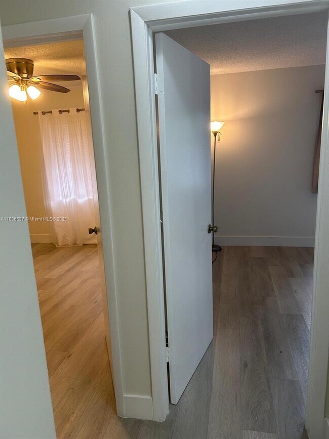 Foto del edificio - 9630 SW 152nd Ave